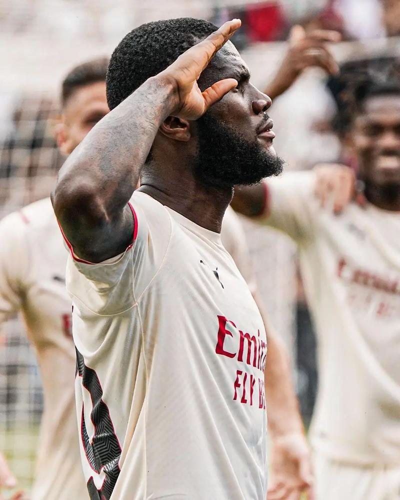 皇马vs曼城全场数据：射门8-8，控球率五五开