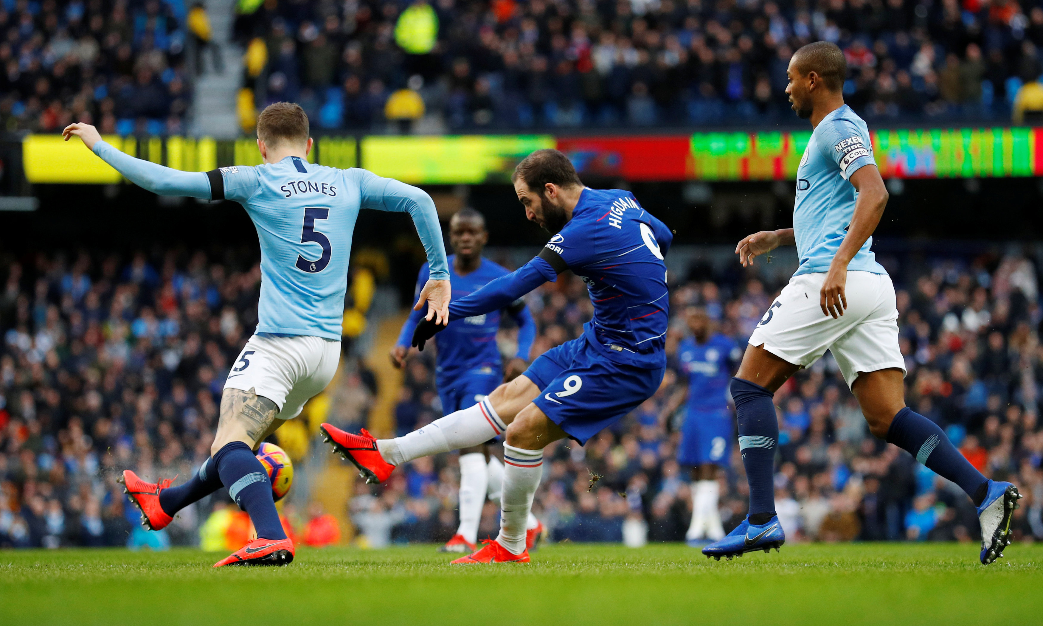 海港收官战闷平！媒体人热议：悲壮且幸运，没陈威早完蛋了