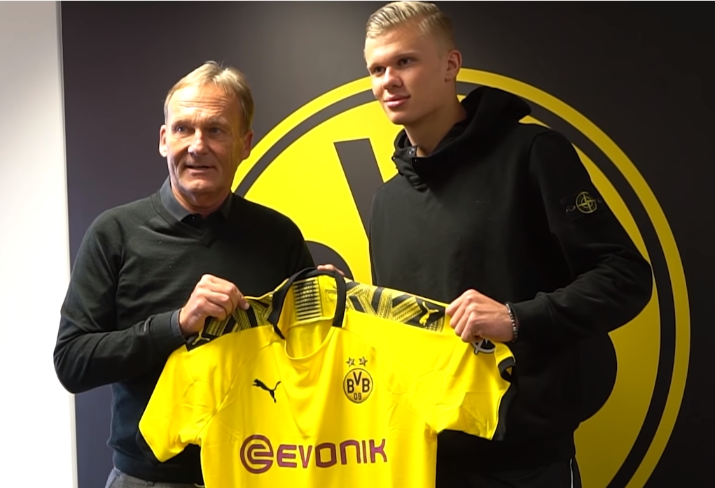 足协杯决赛火爆，观众超3.5万，票房破700万（足协杯决赛热度爆棚，3.5万+观众到场，票房突破700万）