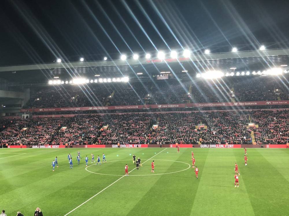 曼联计划在2026年签下巴莱巴，布莱顿可能接受7500万英镑报价，维拉考虑出售博加德以提升财务能力。