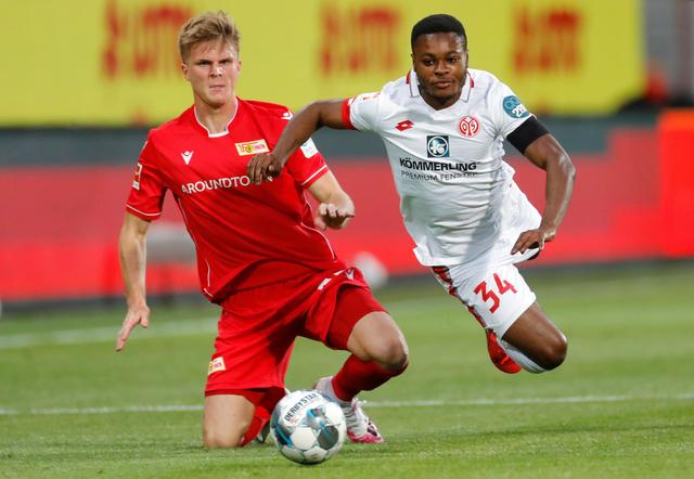 美记：快船没明确提到要裁掉保罗，可能等12月15日后再交易他