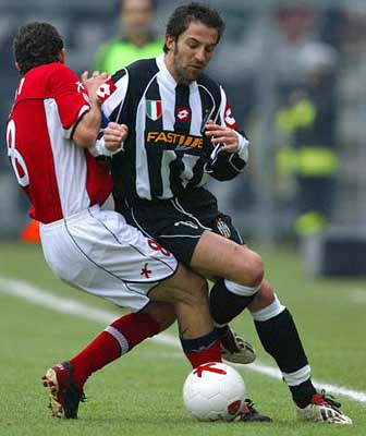 罗马诺：AC米兰已与科斯蒂克谈妥个人条款，转会费谈判顺利（罗马诺：AC米兰与科斯蒂克已就个人条款达成一致，转会费谈判进展良好）