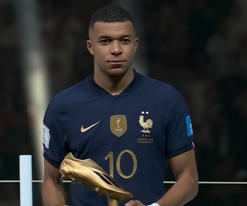 罗马诺：奥斯卡·鲍伯可能在1月离开曼城，多特已经送上报价（罗马诺：多特已报价奥斯卡·鲍伯，球员或在一月离开曼城）