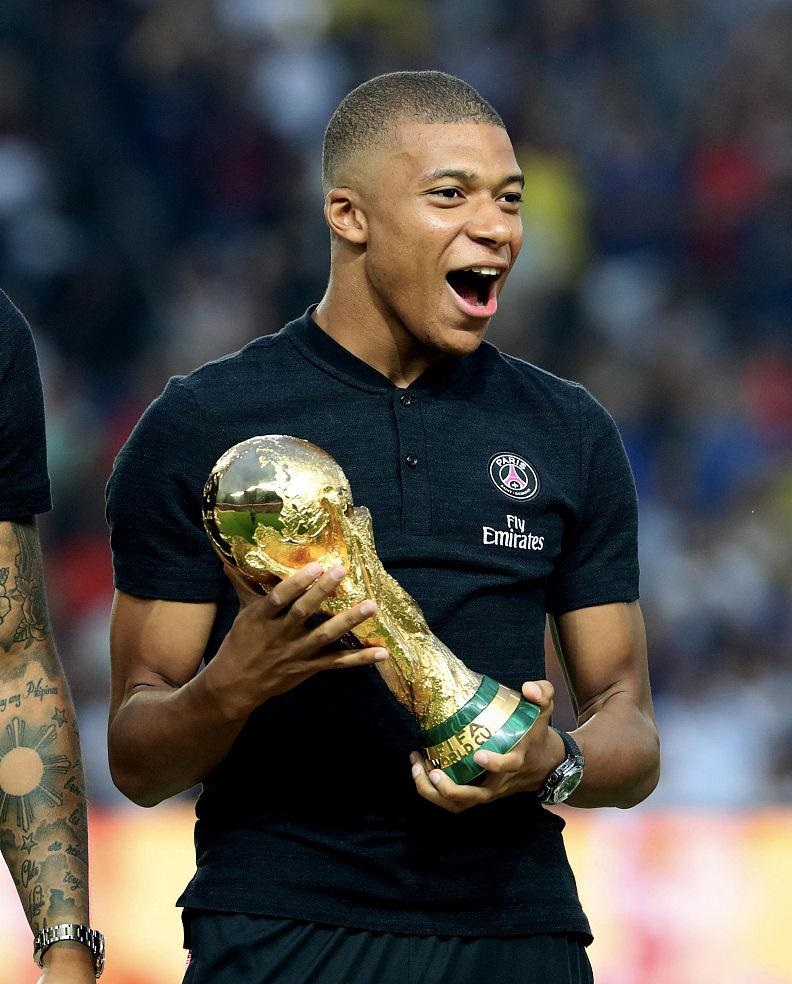 记者：阿隆索打破皇马传统，在自家训练基地进行欧冠赛前备战（阿隆索打破皇马惯例：欧冠赛前改在自家训练基地备战）