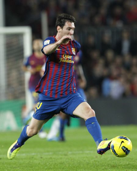 立竿见影，凯恩替补出场30分钟个人戴帽拜仁打进4球