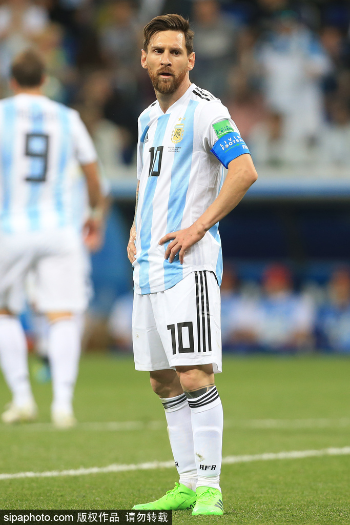 英媒：如果斯洛特下课，利物浦可能让杰拉德担任临时主帅