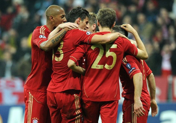 迷你罗助葡萄牙U16夺冠，乔治娜和C罗母亲现场见证