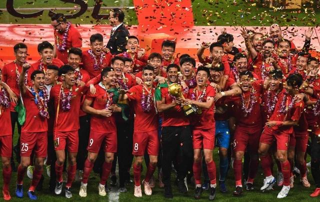 足球报：海港内部鼓励球员放开去打，高层无条件信任穆斯卡特