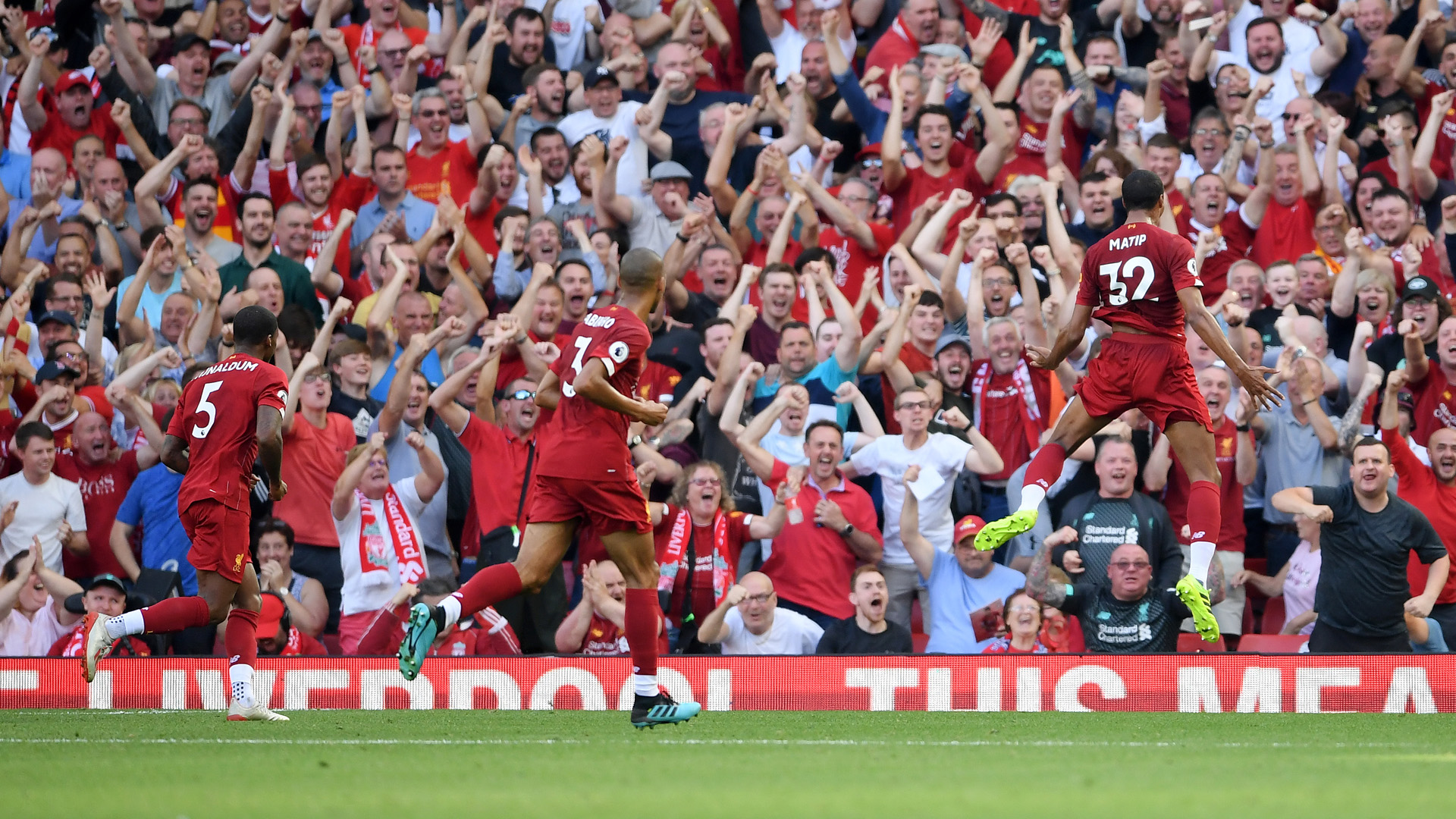 图片报：狼堡想挖多特体育总监凯尔，后者与多特合同到2027年