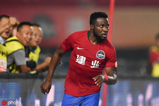 德尚在克莱枫丹问候球员：为卡马庆生、与坎特重逢