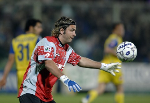 路易斯-迪亚斯本赛季德甲3次单场传射，同期五大联赛并列第一（德甲本赛季路易斯-迪亚斯已3场完成传射，同期五大联赛并列第一）